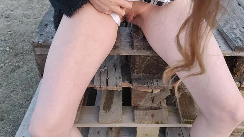 Peeing On A Stack Of Pallets (Fully Clothed Pissin, Gyno) - Reallifedoll (2023 | HD)