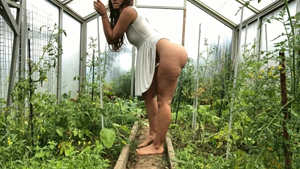 Peeing And Squirting A Lot In Shared Garden (Peeing Voyeur Girls Only, Threesome) - Xxxlindainthealpsxxx (2023 | HD)