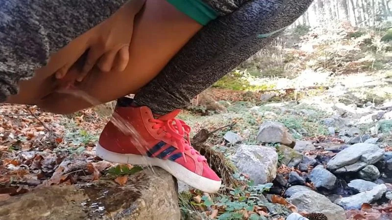 Pissing On Mountain Canyon Public Trail (Stretching, Outdoors) - Dream4angel (2023 | HD)