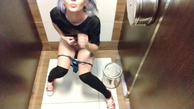 Pee Pee Pee (Pussy Gape, Toilet For A Day) - Jessandli (2023 | HD)
