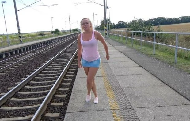 Piss Arc On The Tracks (Clothed Pissing, Piss) - Naomi Nevena (2023 | HD)