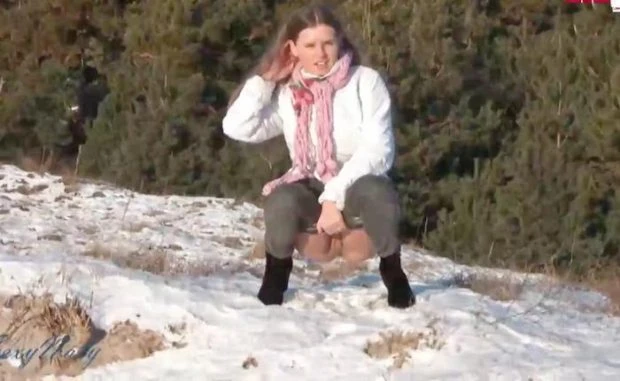 Pissing In The Snow (Toy, Clothing Mopping) - Sexynaty (2023 | HD)