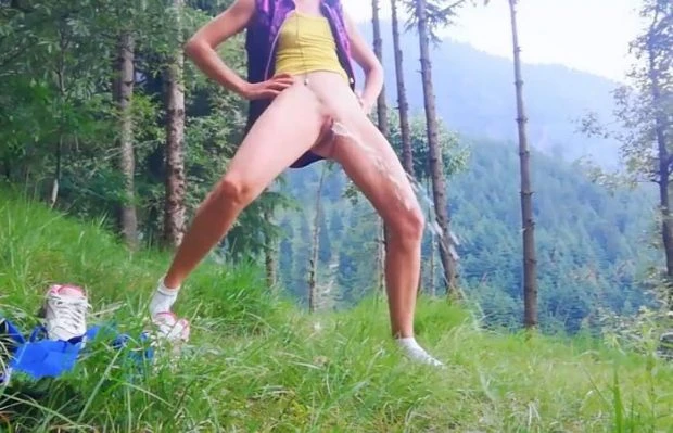 Fit Girl Powerful Pee Stream In The Forest (Wc Voyeur Include Poo, Solo) - Angel Fowler (2023 | HD)