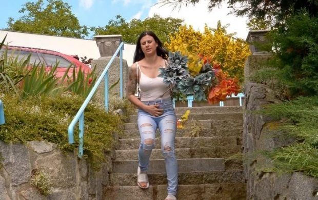 Flowers And Jeans Wetting (Shocking Penetration, Fuck And Piss) - Billie Star (2023 | HD)