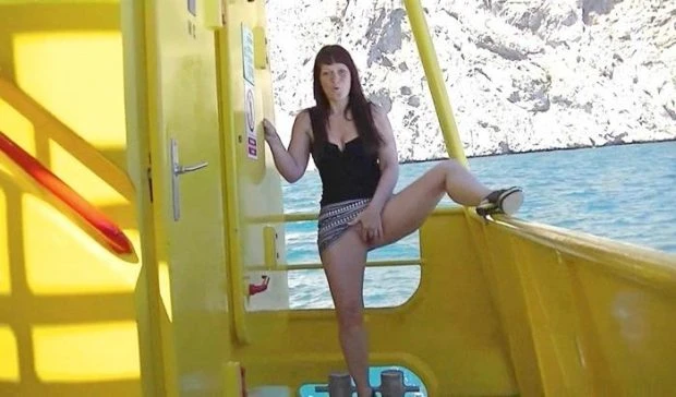 Dirty On The Tourist Boat (Spreading Pussy Lips, Posing) - Yvetteextreme (2023 | FullHD)