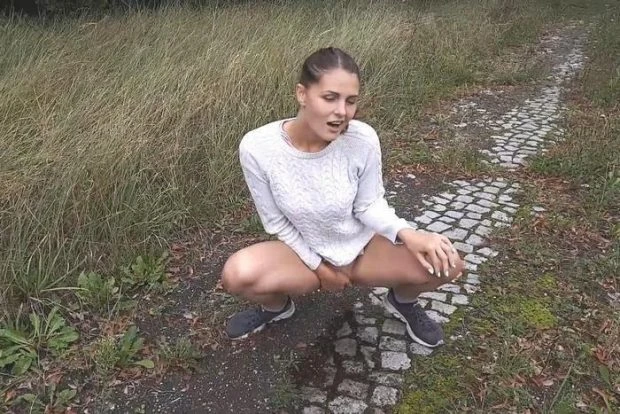 Beautiful Woman Pisses In Nature (Pussy Licking, Wet Toy,2144) - Cumillafucker (2023 | FullHD)
