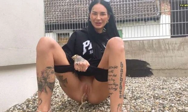 My first outdoor piss 2023! (Shocking Penetration, Fuck And Piss) - Maja-Bach (2023 | FullHD)