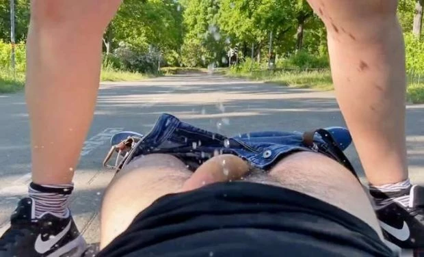 Outdoor piss and used it for it – piss fun in the parking lot (Lingerie, Pleasure Urine) - Laura-Cat (2023 | FullHD)