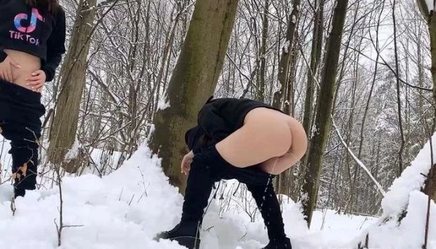 19yo Stepsisters in the Forest – Piss in ass (Piss Swapping, Wetting) - Small Molly (2023 | FullHD)