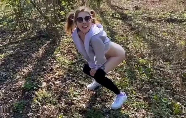 I can’t hold it anymore! My first time peeing outdoors (Party Sex, Hairy) - Amelie Green (2023 | HD)