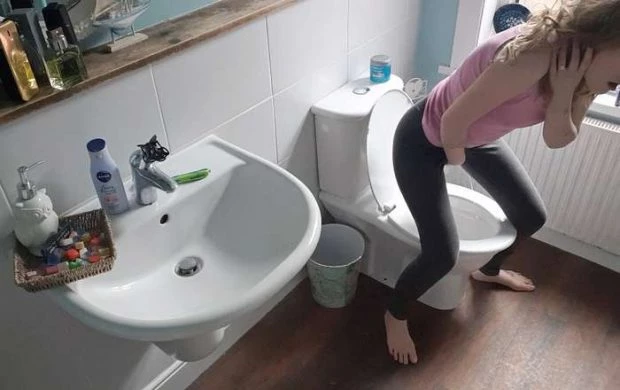 Too late to take off her leggins (Voyeur, Pissing In Panties) - Toilet Turmoil (2023 | UltraHD/2K)