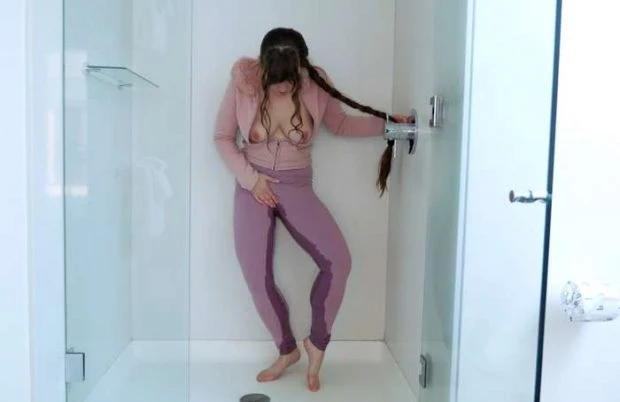 Peeing and Wetting Compilation #2 (Drink Urine, Fuck Machine) - Leia Lovelyn (2024 | FullHD)